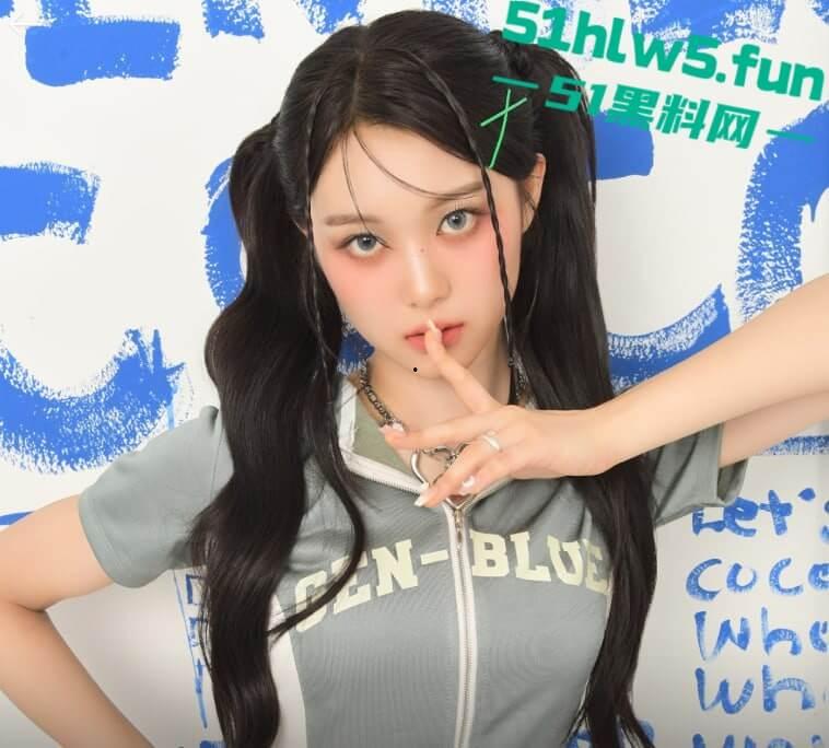 韩国新晋女团幻蓝小熊成员【媛媛】演唱会露奶事件,现场粉丝拍摄完整版视频流出。-4