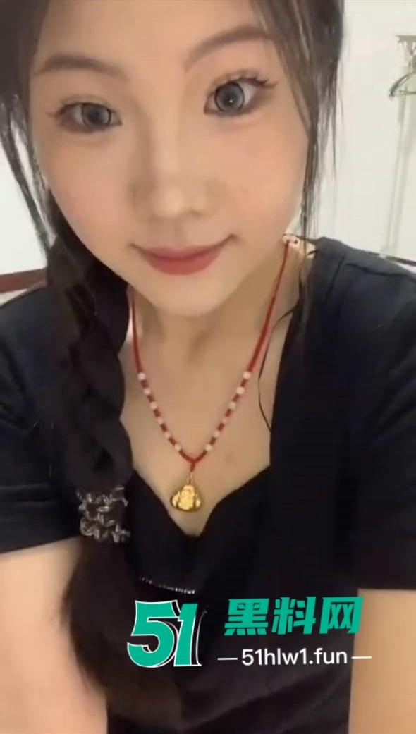 高颜值长腿学妹【纪苏韵】22岁极品身材反差少女大奶翘臀美腿修长,主动掰开嫩鲍勾引被金主大叔后入爆操。-9