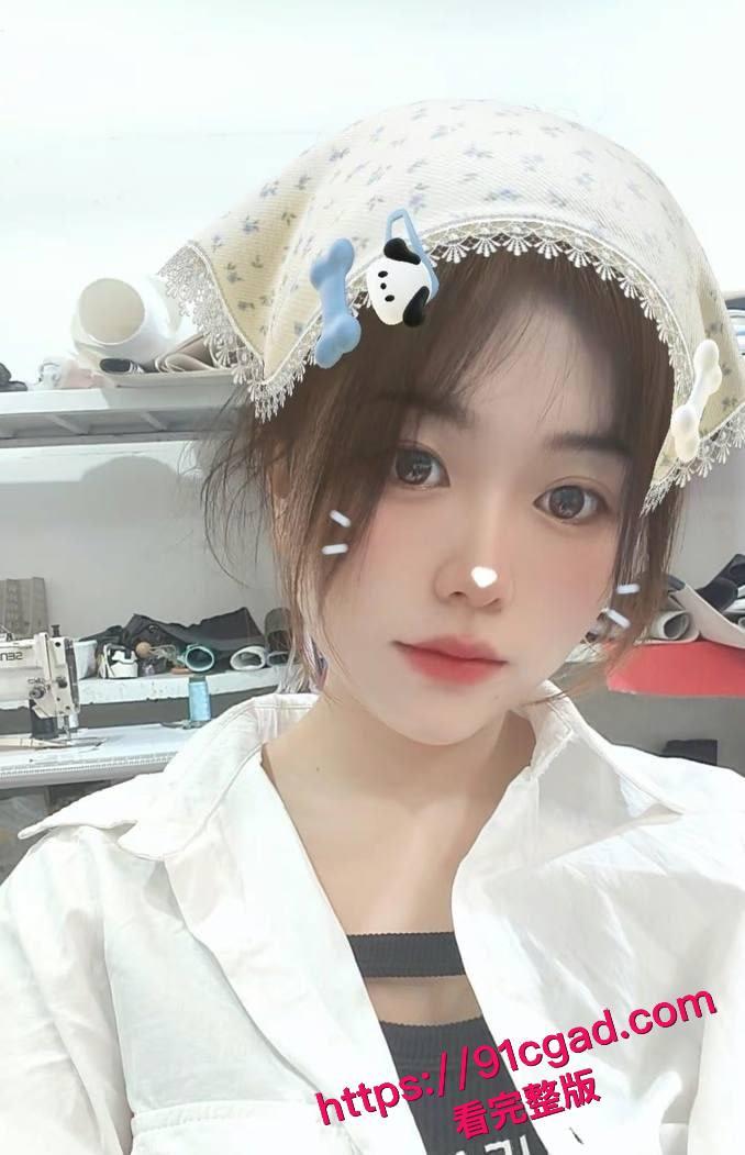 湖南花垣县刚毕业大学生母狗杨静与男友自拍视频不慎流出，被男友无套内射。-1