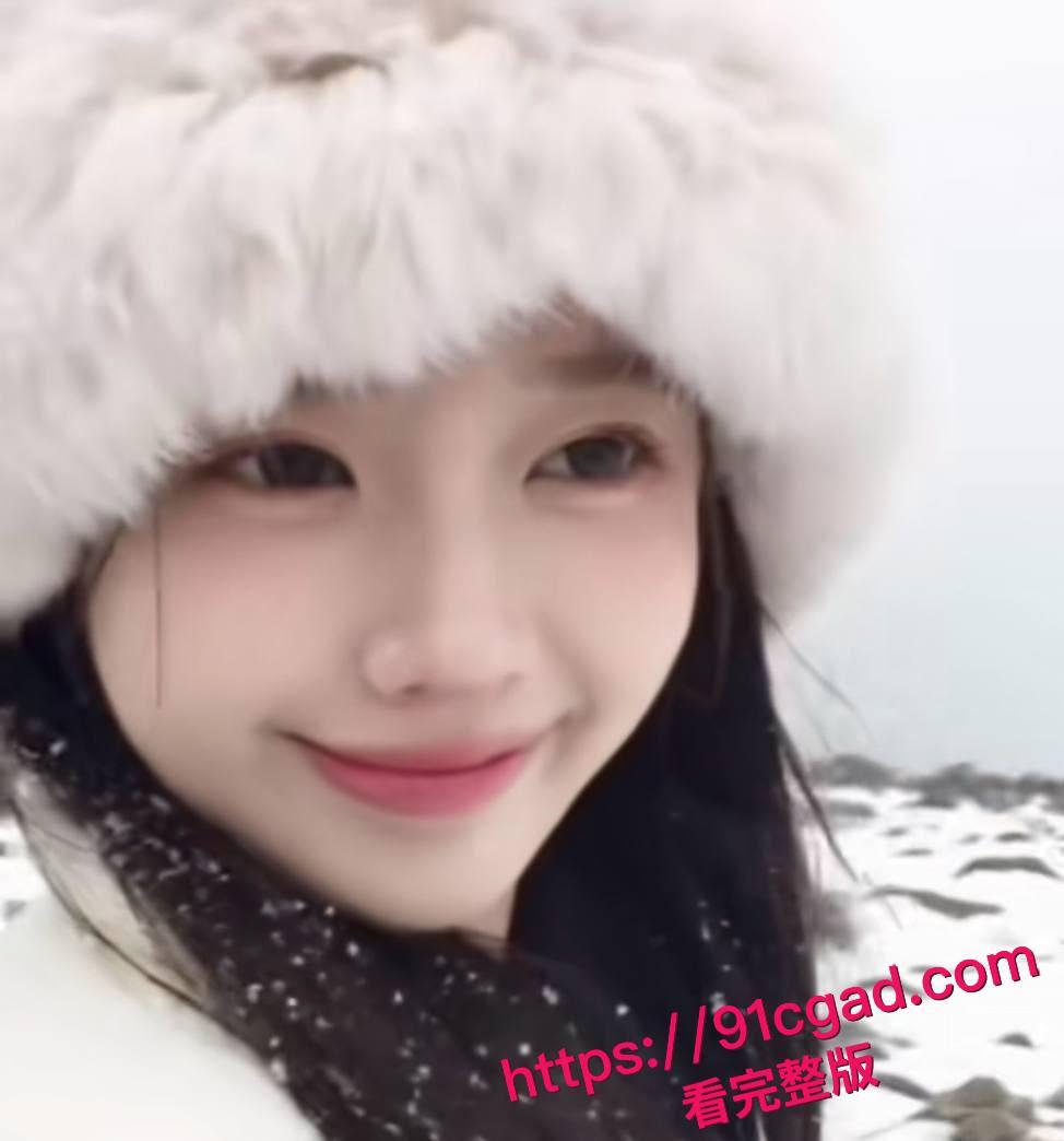 湖南花垣县刚毕业大学生母狗杨静与男友自拍视频不慎流出，被男友无套内射。-2