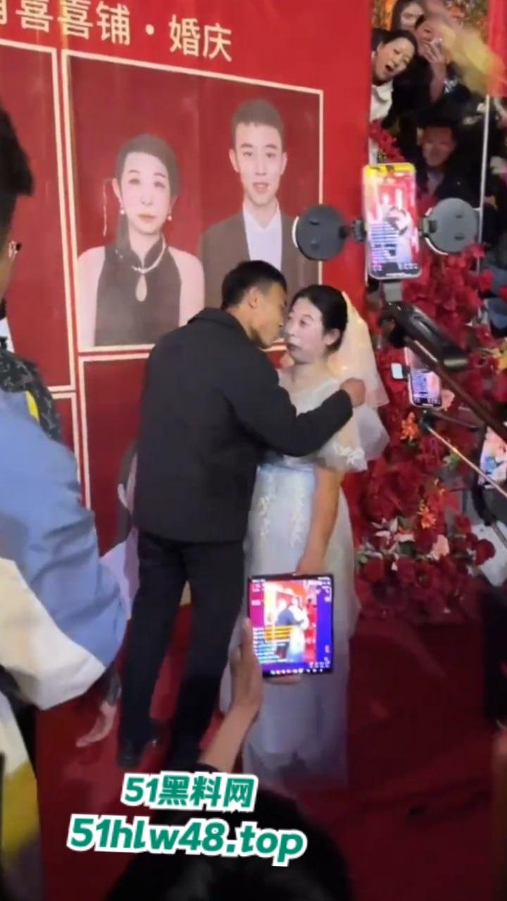 日照最聪明小伙，娶了大自己几十岁的老姐姐少走弯路，真是一点苦都不用吃。-3