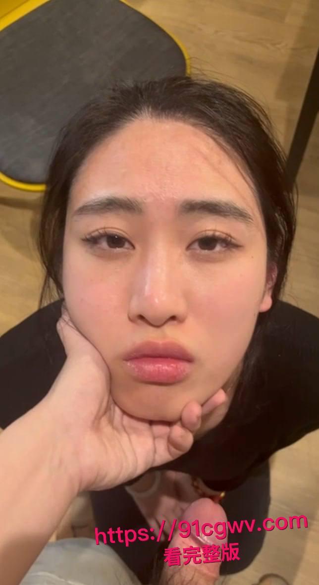 谢菲尔德音乐系高颜女神王天惨遭绿帽男友甩出私密大片!留学圈人人给钱就能上的极品骚货,跪舔鸡巴视频让哥们儿裤裆紧绷-10