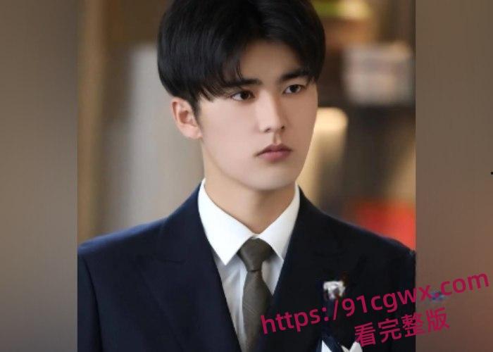 国内男艺人刘奕畅大瓜爆出!酒吧强迫妹子陪酒遭拒绝,轮番殴打遍体鳞伤!粉丝震惊形象崩塌!-10