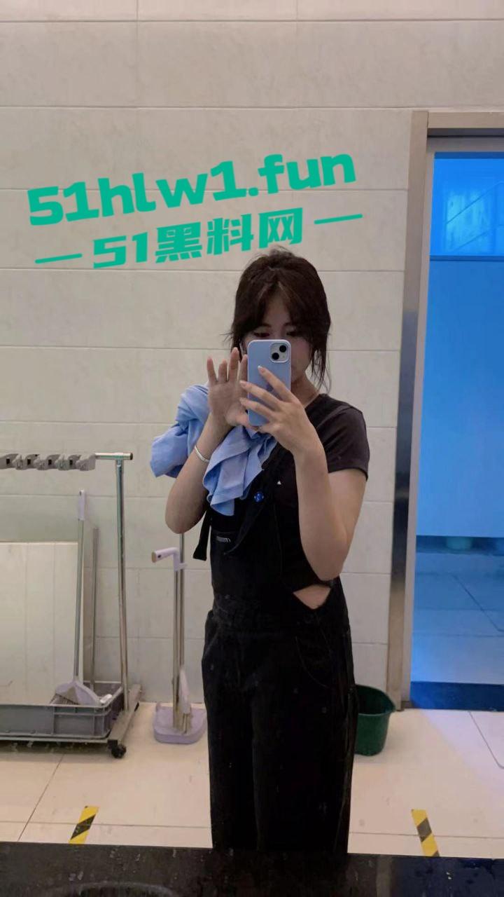 德州极品小骚货李雯,可爱颜值骚幼师,身材高挑性感,私下骚的一批,勾引学生家长,被妻子发现曝光!-7