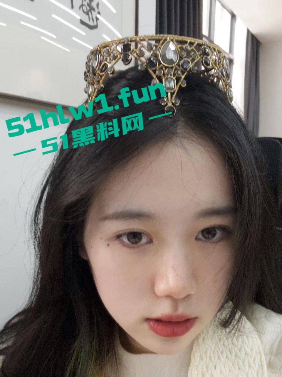 德州极品小骚货李雯,可爱颜值骚幼师,身材高挑性感,私下骚的一批,勾引学生家长,被妻子发现曝光!-12