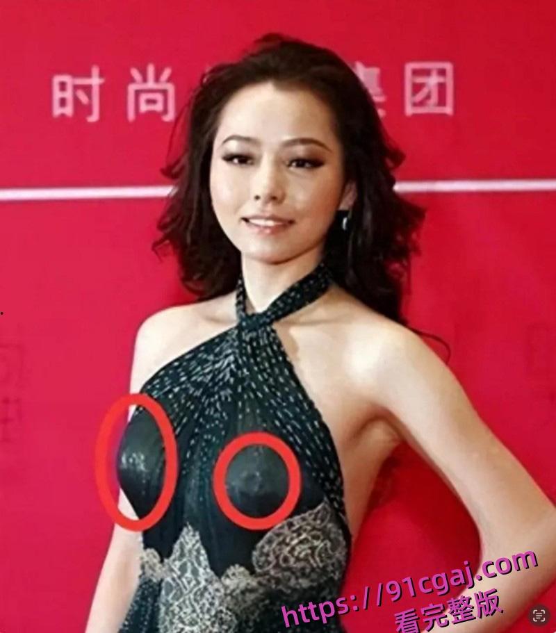 绝美歌后张靓颖九万字妆造爆火 早期曾“逼婚”比其大19岁的渣男 还为其打乳钉!-4