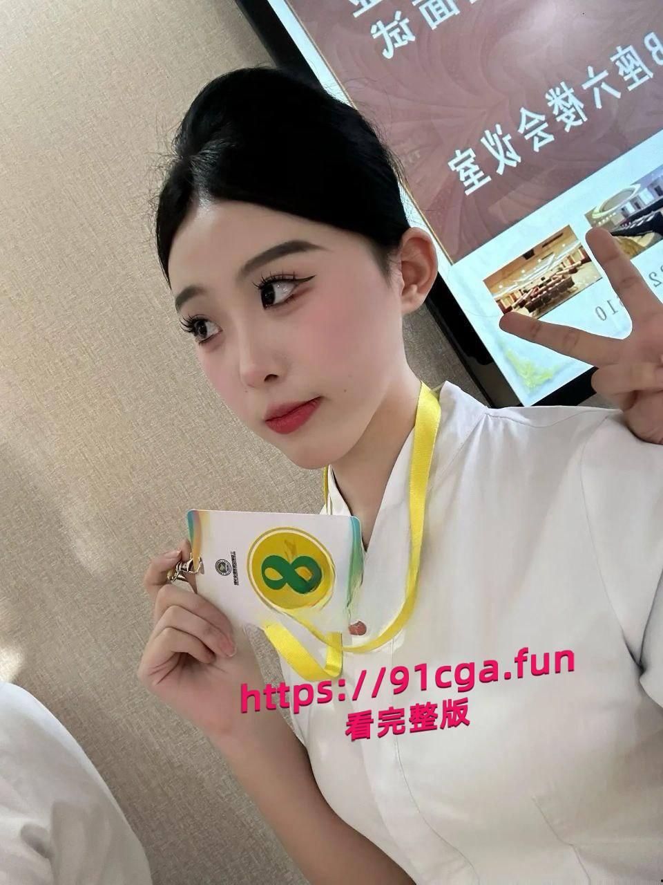 广州民航职业技术学院的校花 贾明爽 表面高冷女神,私下却被爆出惊天大料!-2