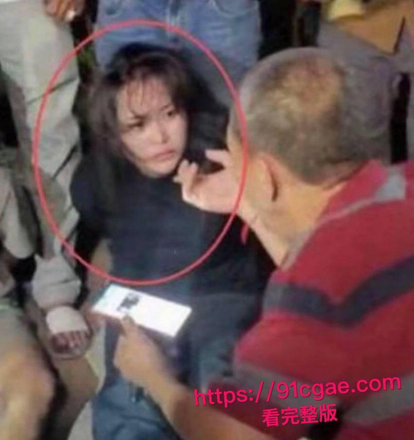 黑衣大嫂一人一枪为爱冲锋 单枪匹马勇闯法场救男人情深意重轰动全网!-7