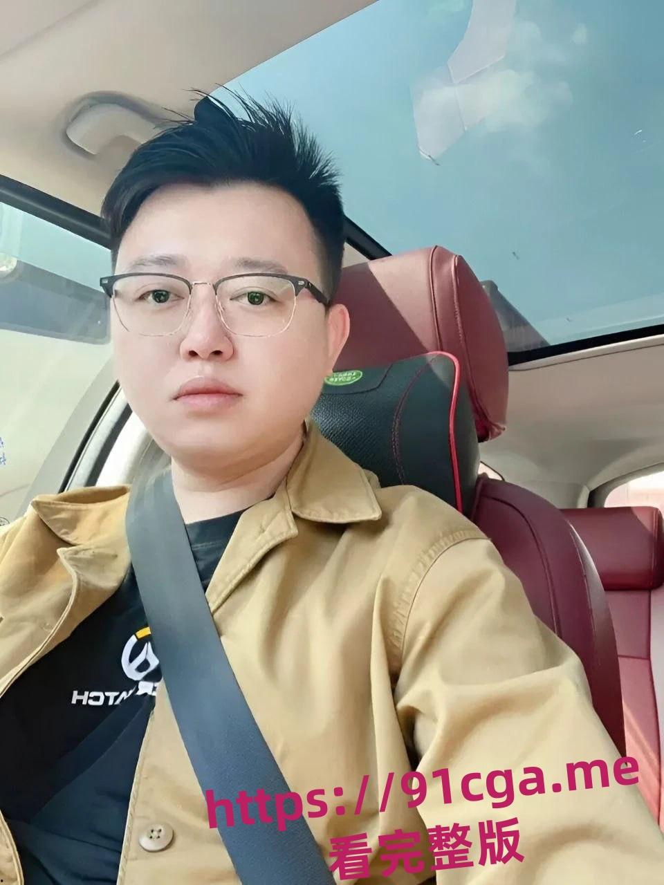 东莞钟安宁淫乱员工3P视频曝光-2