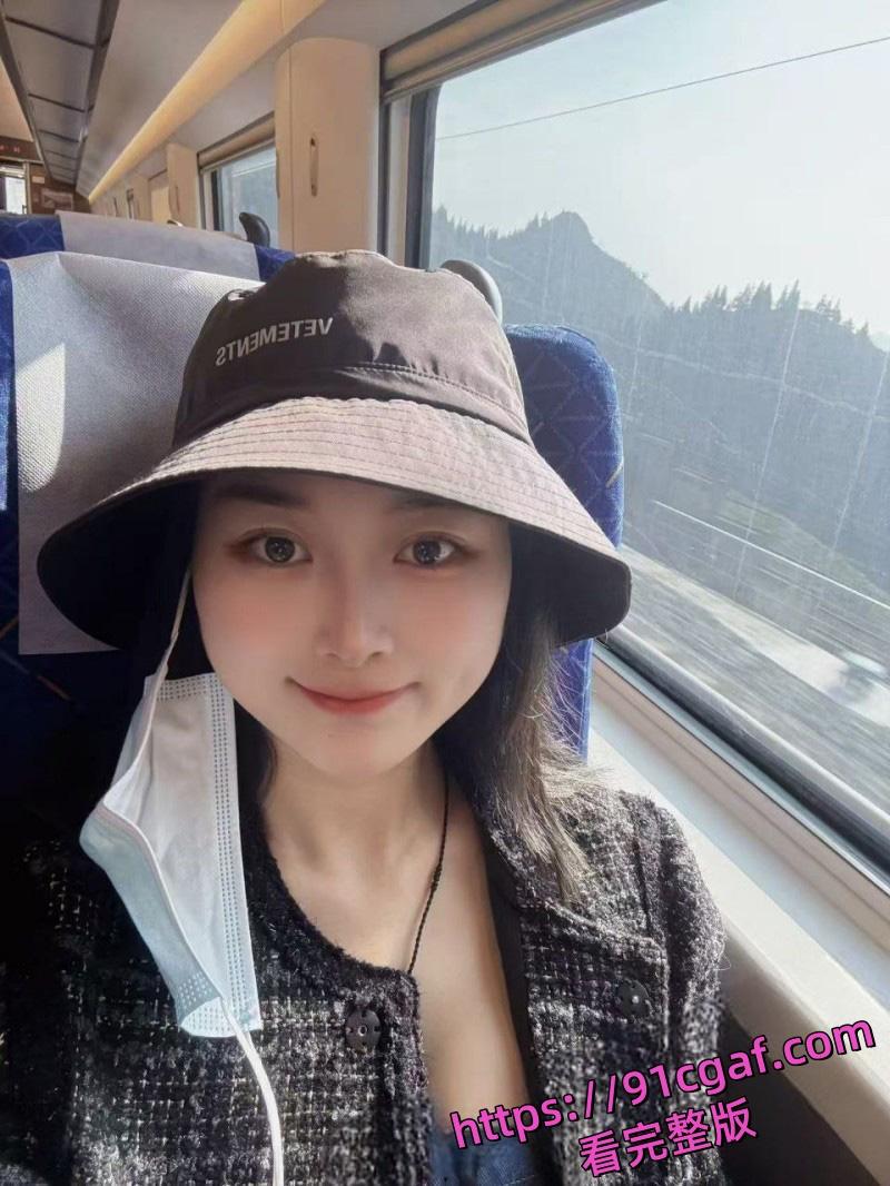 四川广安轻熟荡妇卢敏 背着老公多次出轨 楼梯间被炮友虐臀调教 母狗气质爆棚!-2