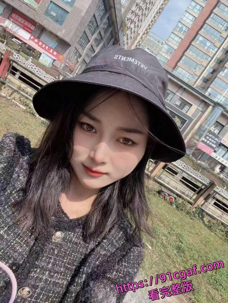 四川广安轻熟荡妇卢敏 背着老公多次出轨 楼梯间被炮友虐臀调教 母狗气质爆棚!-3