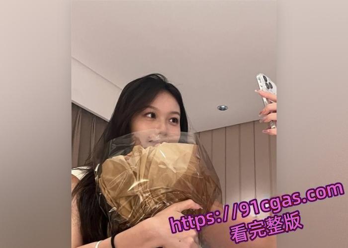 中国民航飞行学院准空姐 吴婷 出轨约炮富二代视频泄露,浪态勾魂,满脸淫欲吞精不止-1