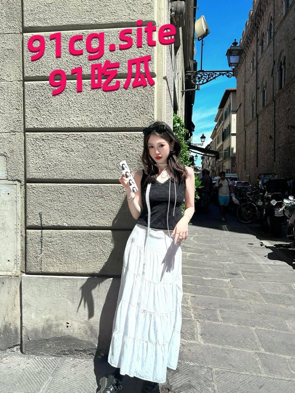 广西省柳州市 极品大学生 ,长相及其俊美,身材一流,吃鸡吧的口活更胜一筹-2