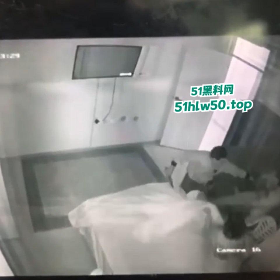 真实偷情捉奸杀人现场，狗男女酒店偷情被老公发现闯入，酒店监控偷拍到惊悚一幕当场刀杀两人！-3