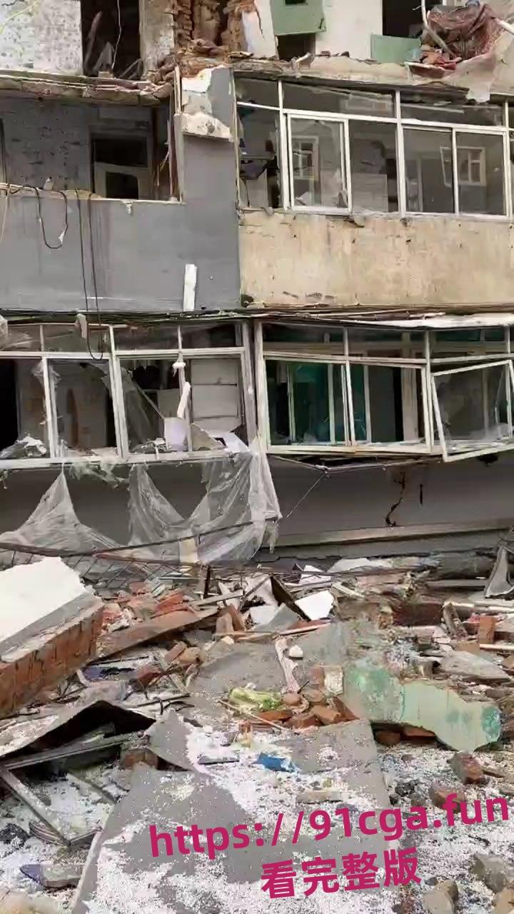 突发!吉林通化市一小区发生爆炸 1死16伤 楼体被炸出大洞!-5
