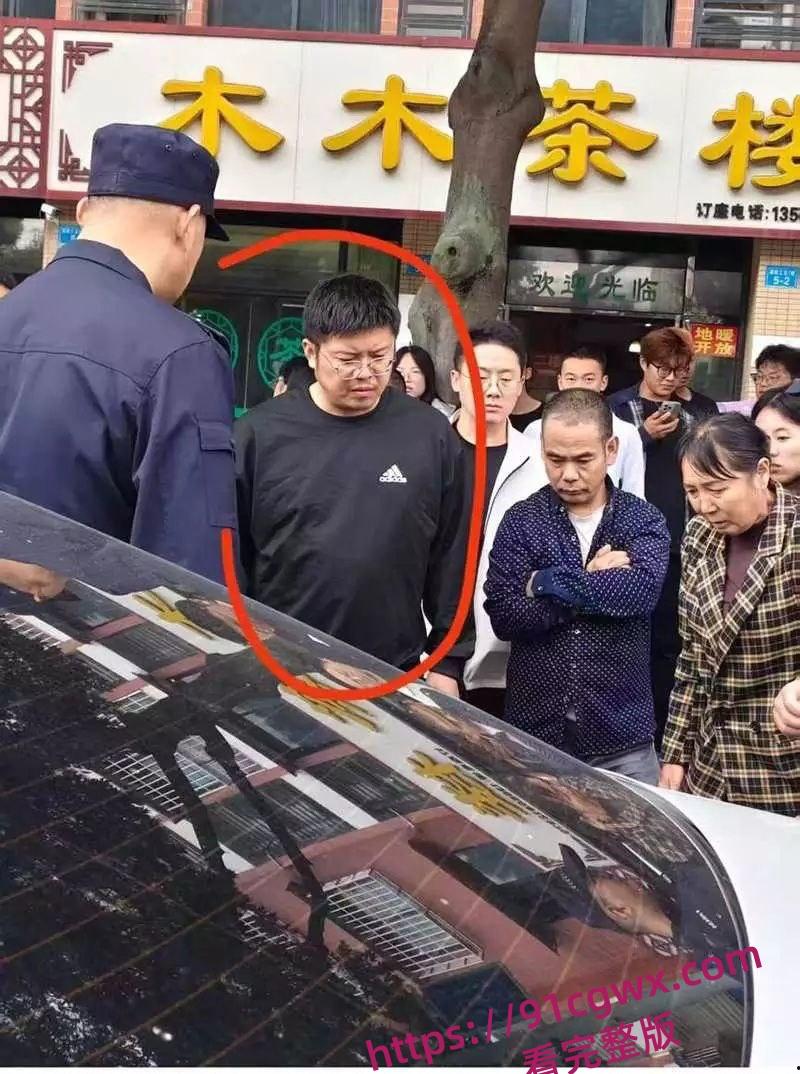 性瘾学生妹当小三被原配当街怒撕 据传一个月要做几十次太炸裂了!-6