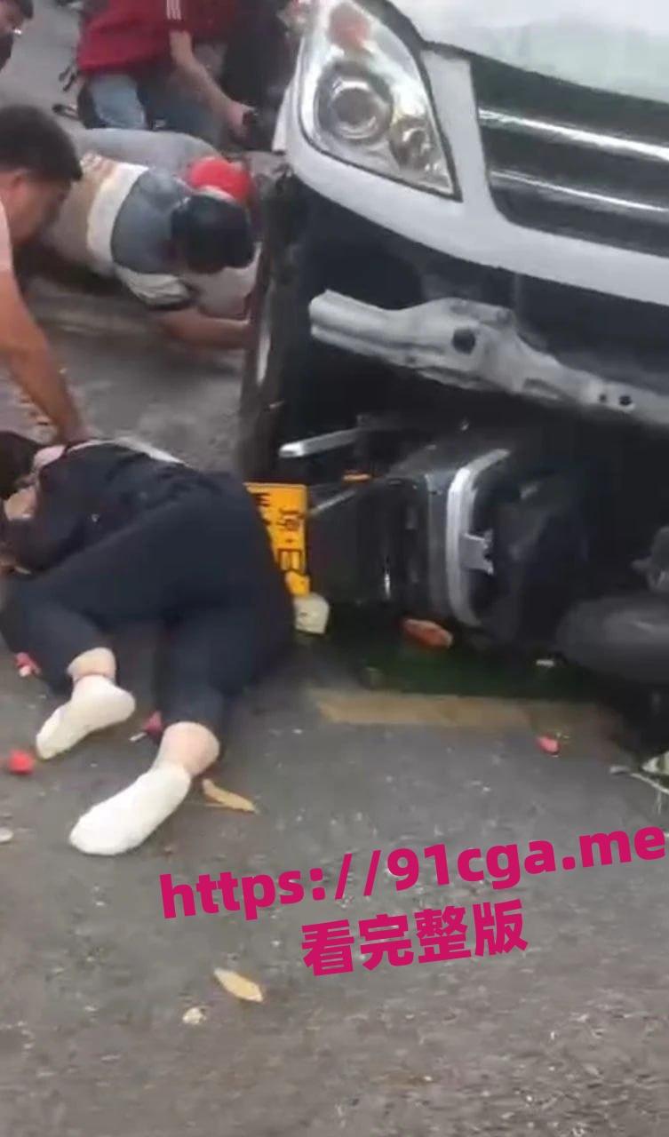 三亚60岁大妈停车不当酿惨祸：怒踩油门撞倒6人，女孩身亡引公愤-5