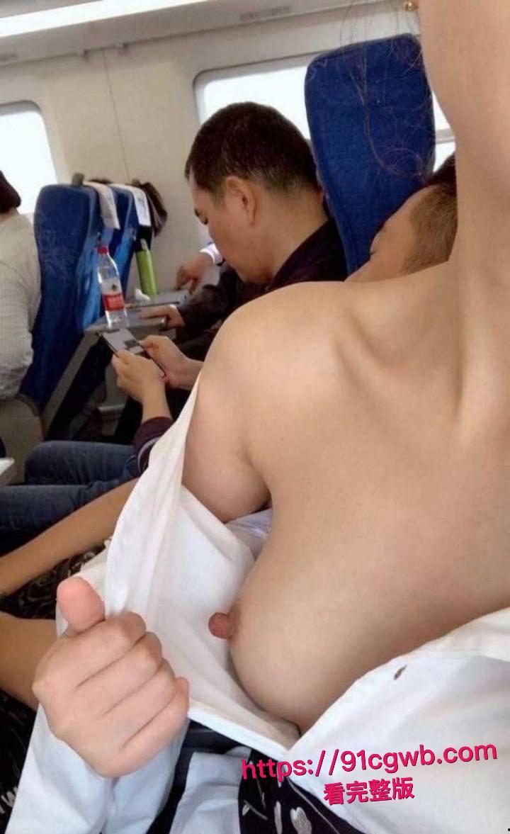 全网爆火高铁短发女孩大瓜!抖音真铁蛋被实锤为女主 私下各种大胆露出 高铁口交户外放尿 为了流量毫无底线!-19