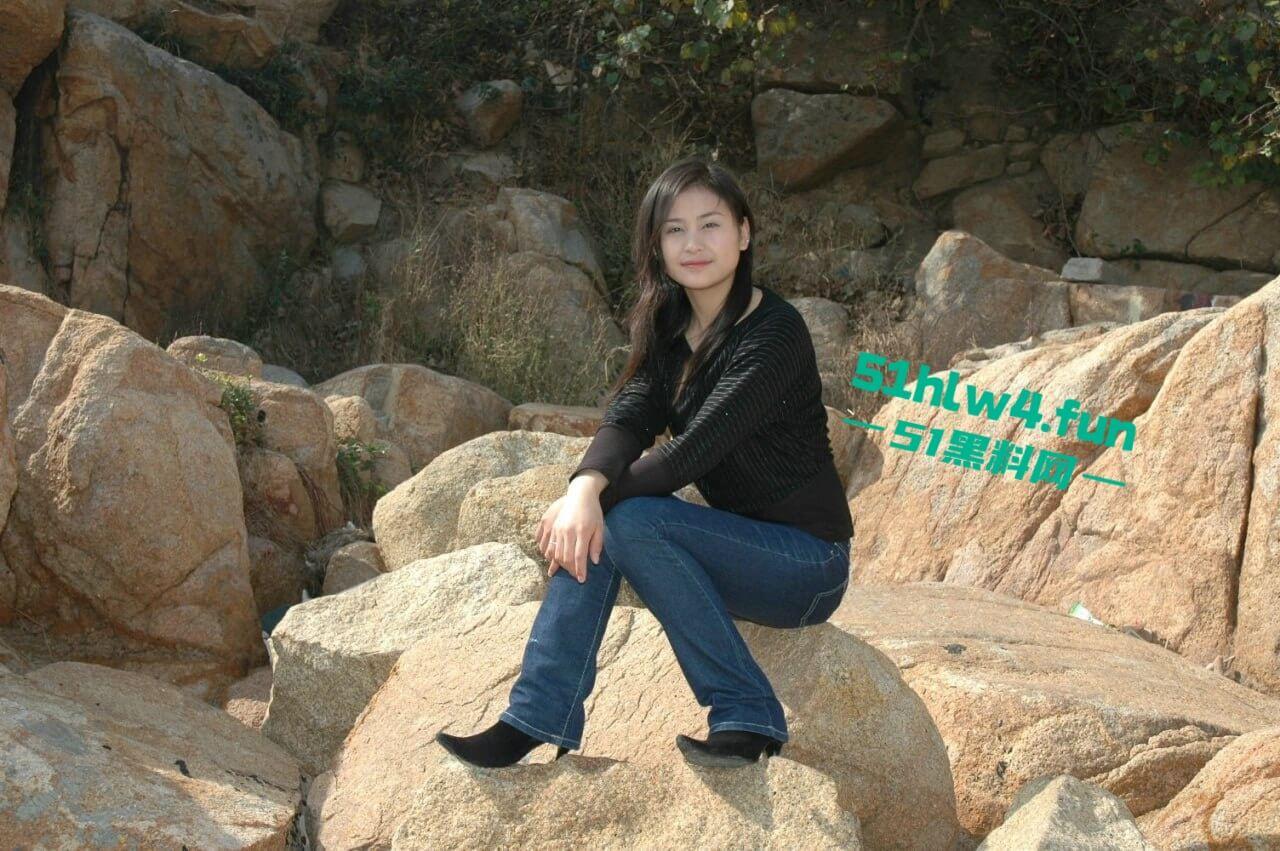 极品良家少妇【李莉】大奶长腿身材超性感,竟然还会一字马酒店偷情被无套内射偷情视图流出。-9