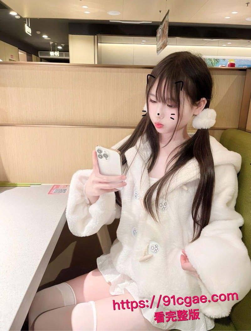 喷泉级高潮!JK小母狗制服喷水视频爆火,后入狂操白丝破洞白虎逼大开!-9