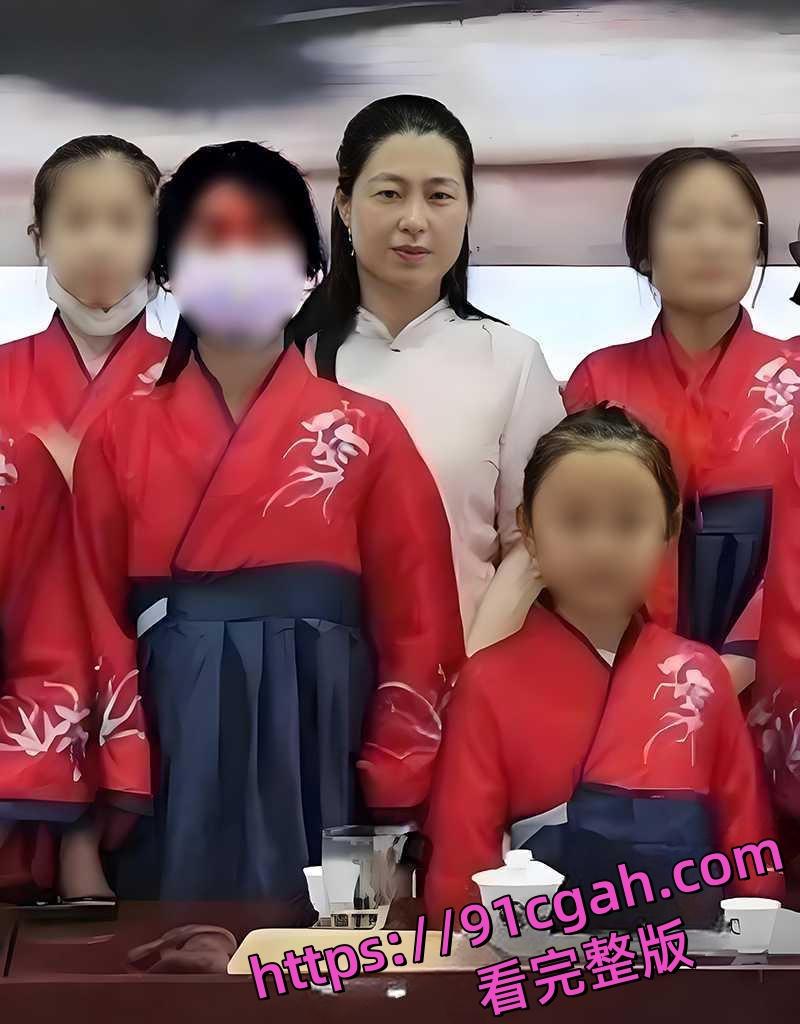 澉浦镇副镇长金明飞偷情文艺协会副主席苏小乔 被妻子和其家人捉奸在床-2