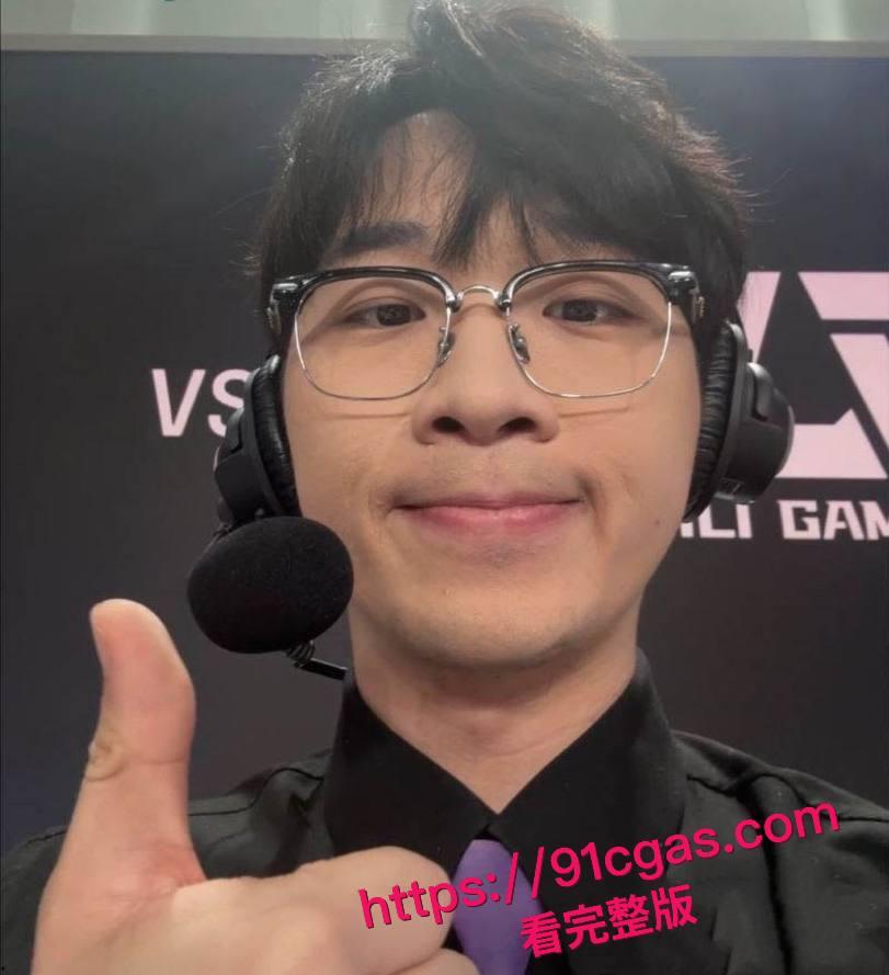 知名解说【天舒】不雅直播疑云缠身!呻吟娇喘声挑逗全网,女神搭档【阿芙】辟谣切割力保自身清白-4