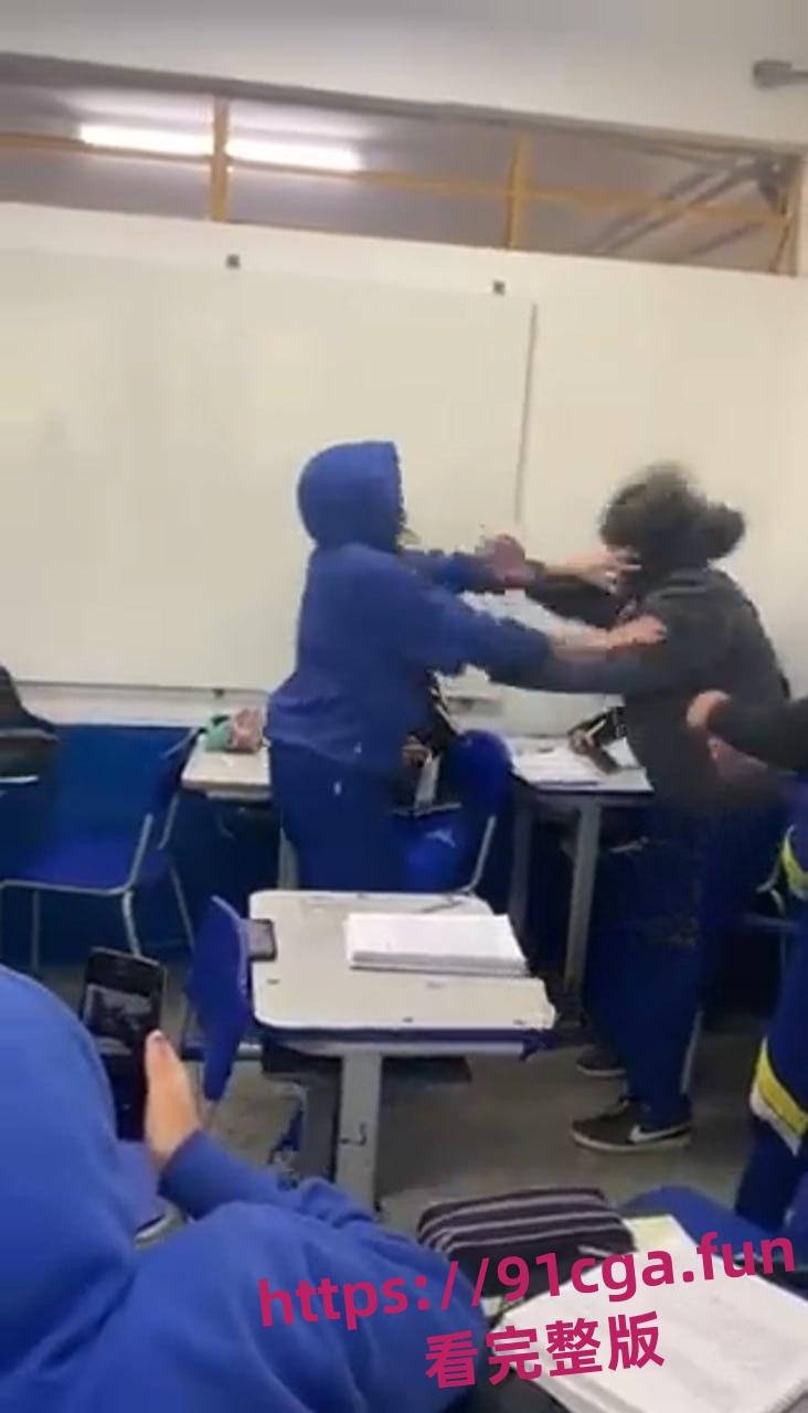 遭校园暴力最解气案例！巴西小伙多次被殴打 忍无可忍枪杀施暴同学！#暴力#学生#校园霸凌-5