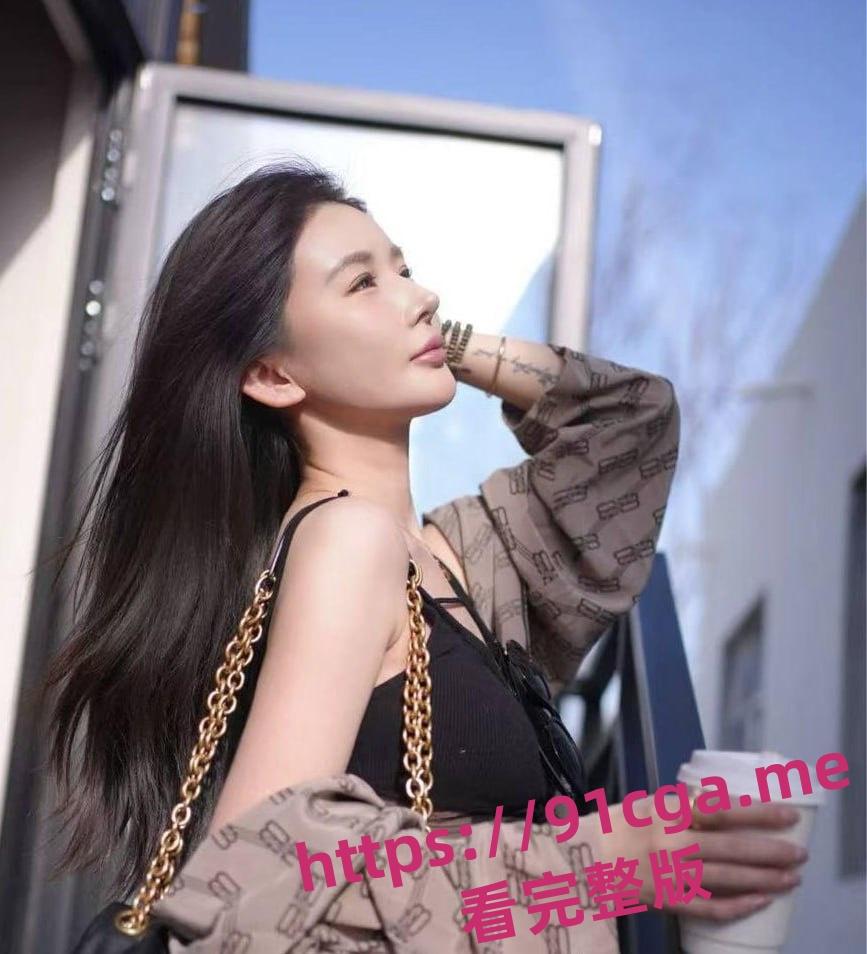 大哥狂刷刷600w都得不到的斗鱼知名女主播郁安楠塌房了 不雅视频流出！-5