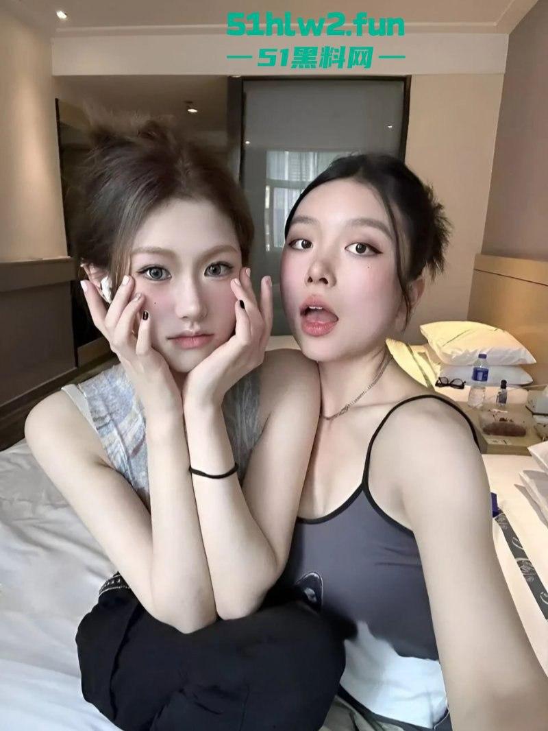 高颜值模特下海给老鸨发私密视频让她来拉皮条，没想到意外流出外表楚楚动人内心却风骚无比！-2