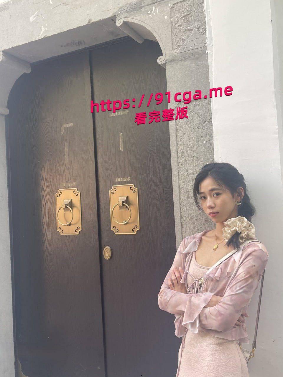 极品在校舞蹈生调教视频被泄,戴上狗链牵绳的她,彻底暴露了自己小母狗的本质-4