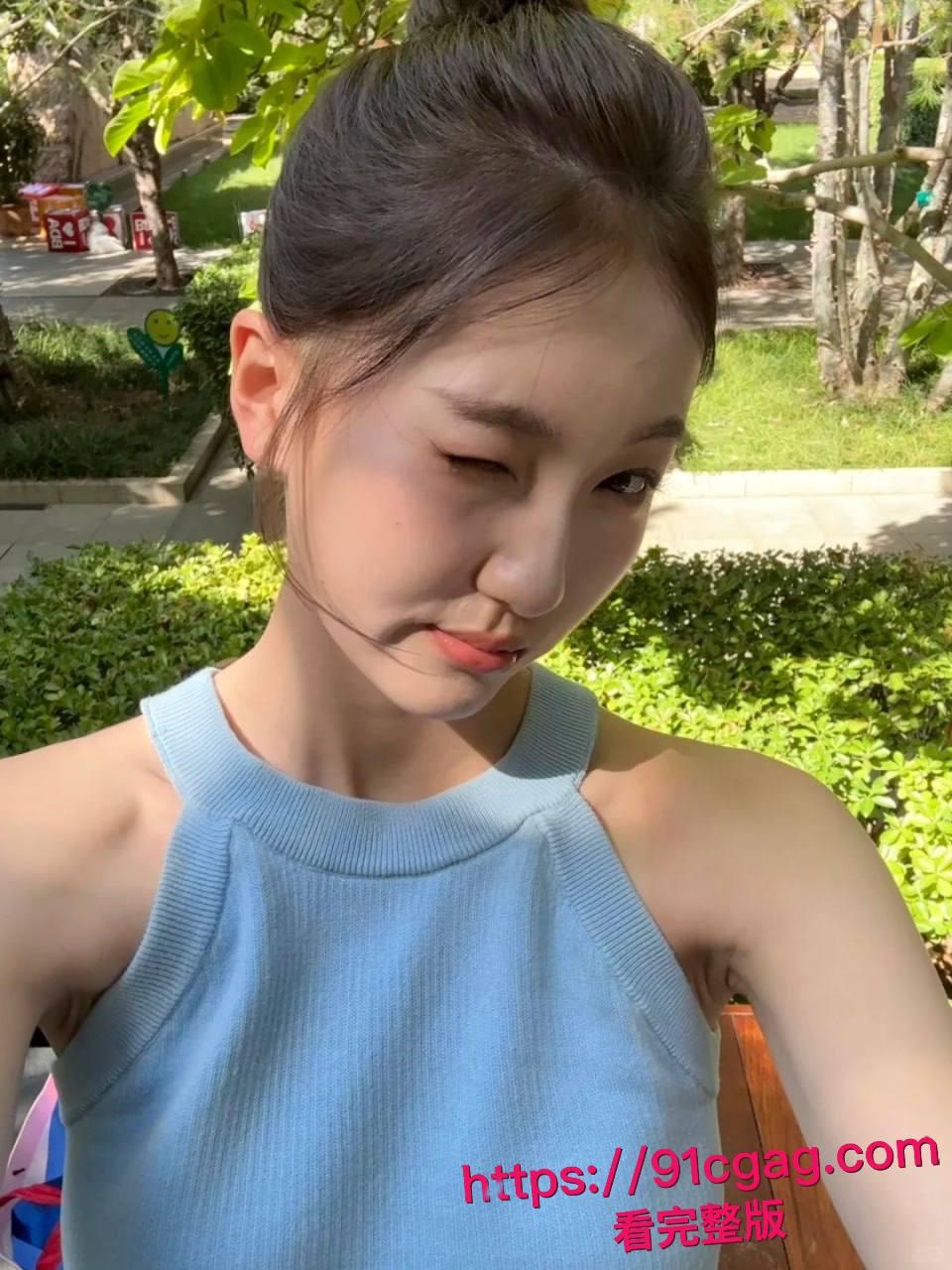 单纯漂亮的极品学妹被我花言巧语约到出租房，给她药翻抱着狠狠一顿操，拍下视频留着要挟她！-2