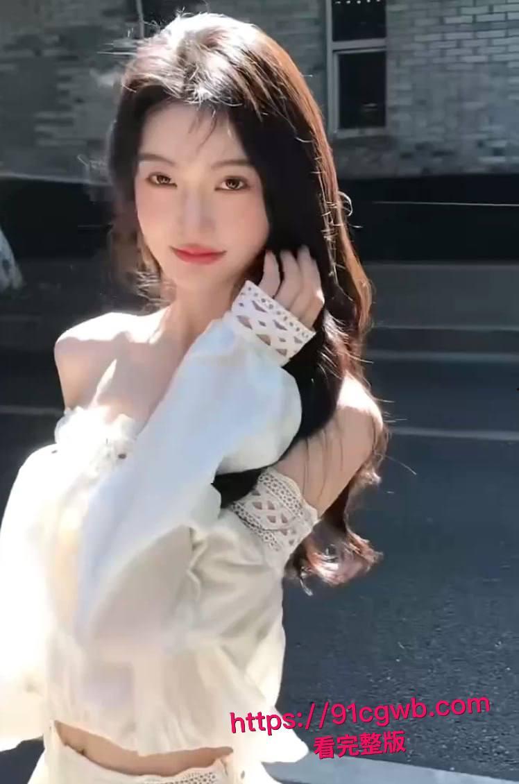 台湾顶级模特小婕黑料惊爆：猥琐摄影师下药迷奸，粉色自慰棒猛插高潮，摄影师爆操浪翻天！-7