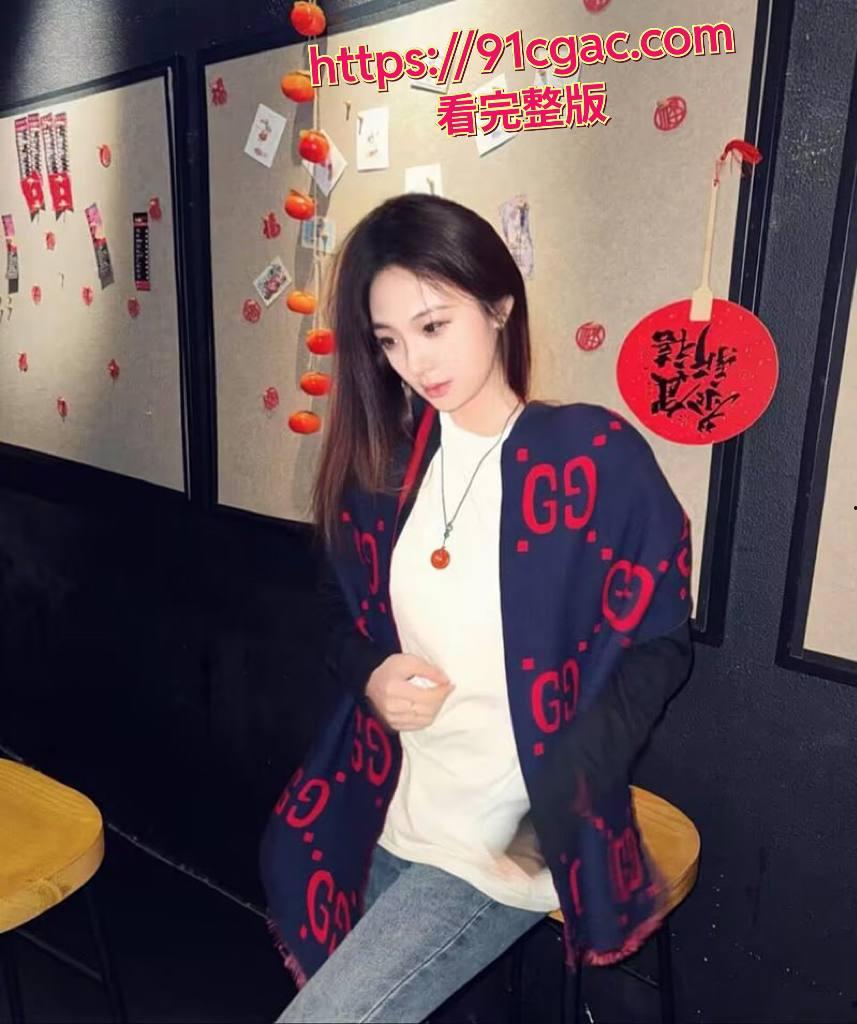 南宁师范大三学姐许嘉阳暑期跟炮友出去旅游，边游玩边性爱，真是该玩玩，该草草啊！-4