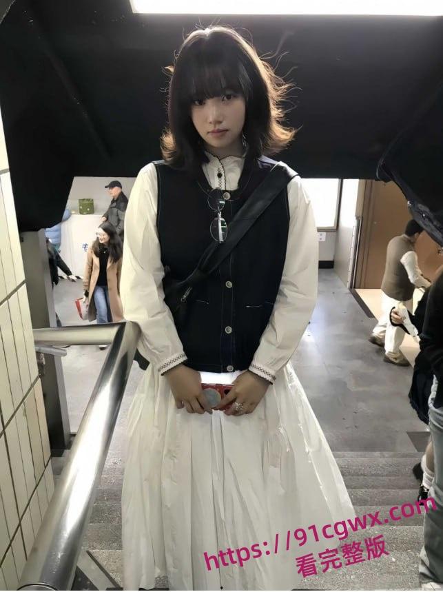 上海富二代大哥包养中日混血妹子 平日乖乖女私下超反差 3P淫乱双洞齐开 性爱视频曝光！-4