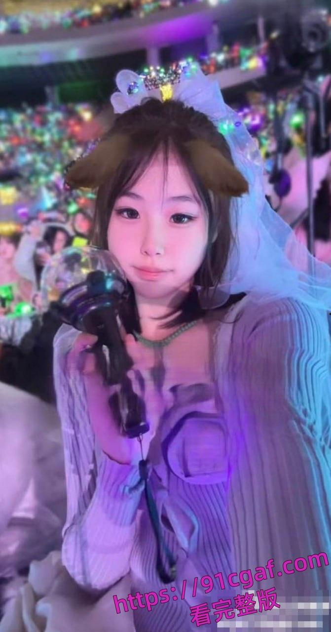 时代少年团马嘉祺女粉现场泪崩求爱 为补偿竟答应次日与粉丝激情做爱 火爆全网-6