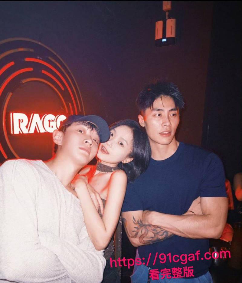 抖音700w粉丝网红 胡楚靓 怒爆男友小袁出轨台球助教 反被粉丝怒斥脚踏两船 聊天记录实锤曝光！-10