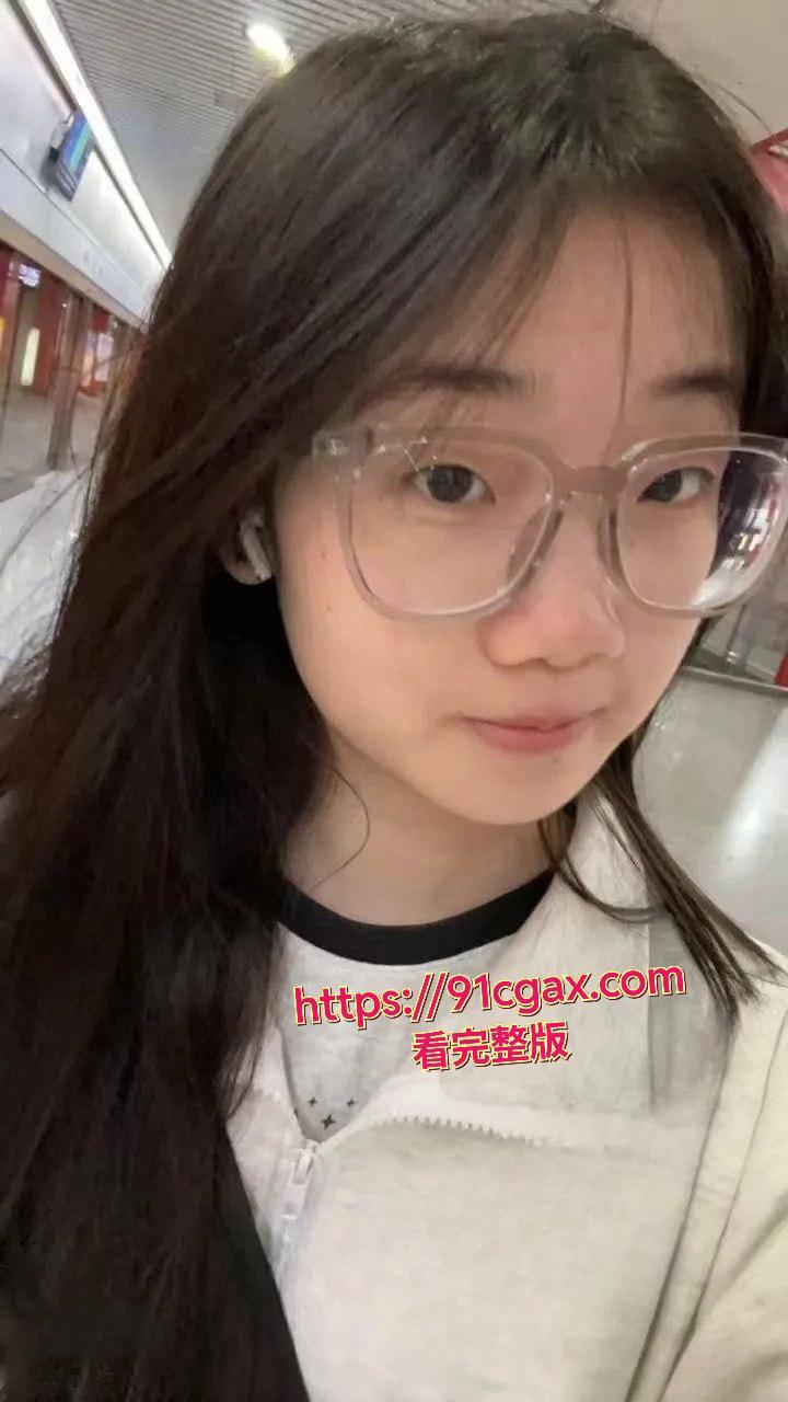 热恋期情侣出租房性爱视频流出！女友女上位白嫩奶子多毛嫩穴被猛插！-2