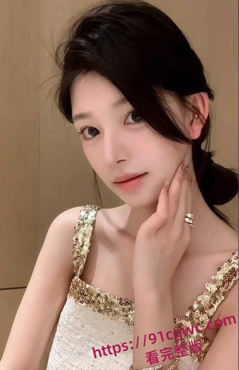 抖音360万粉网红ally惊天大瓜 38岁饥渴少妇 收下爱豆韩奎真礼物 不惜为爱冲锋跨国约炮-7