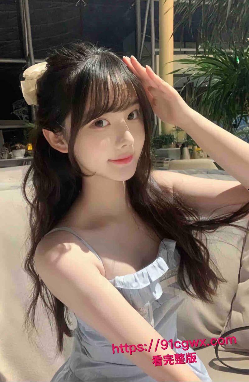 JK清纯美乳学生妹暑假兼职潜规则视频全网曝光！隔间床上爆操嫩逼，完美露脸社死炸裂！-3