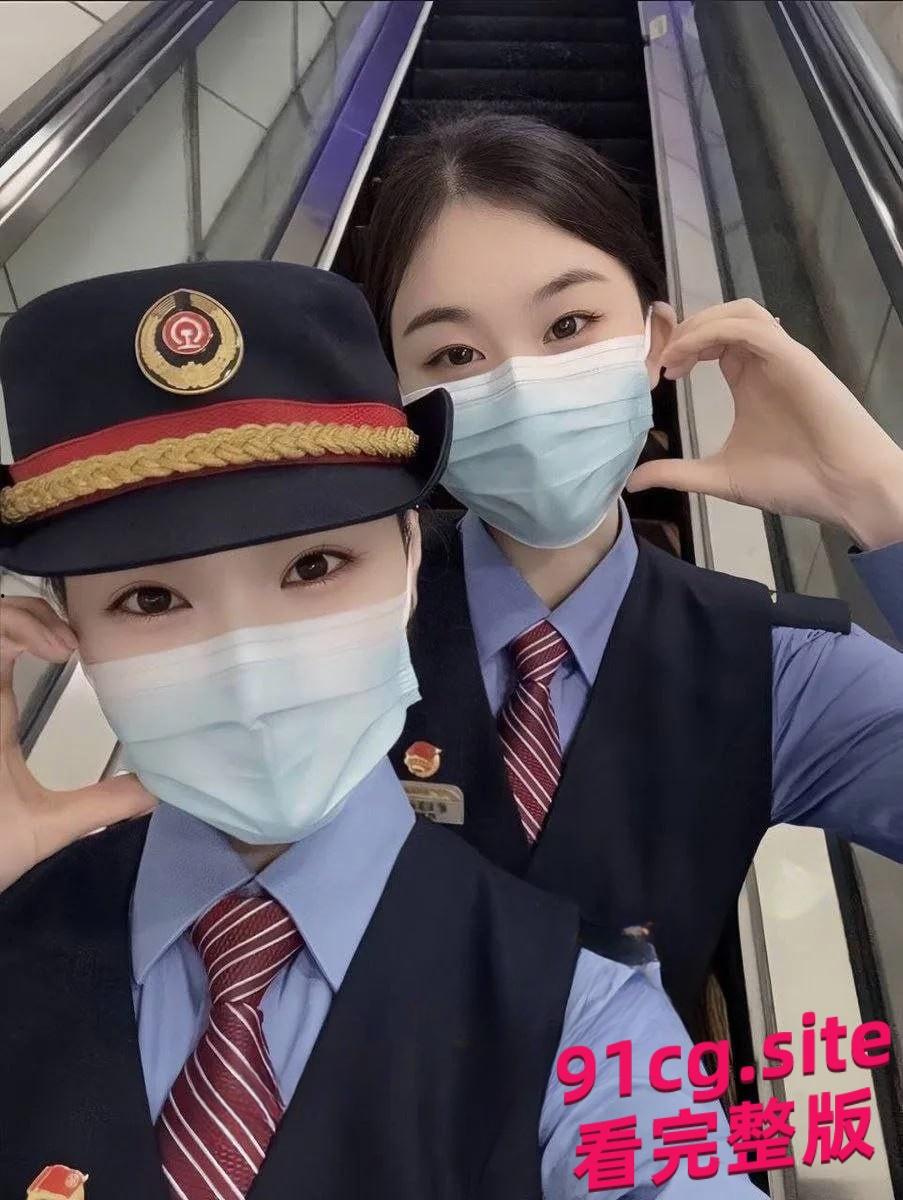 真实反差上海乘务员朱筱盈高冷制服女神下班变淫娃！-8